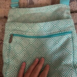 Women’s thirty-one over the shoulder bag